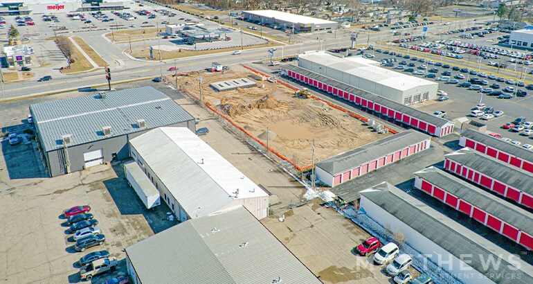 2425 Cassopolis St, Elkhart, IN à vendre - Photo du bâtiment - Image 2 de 3