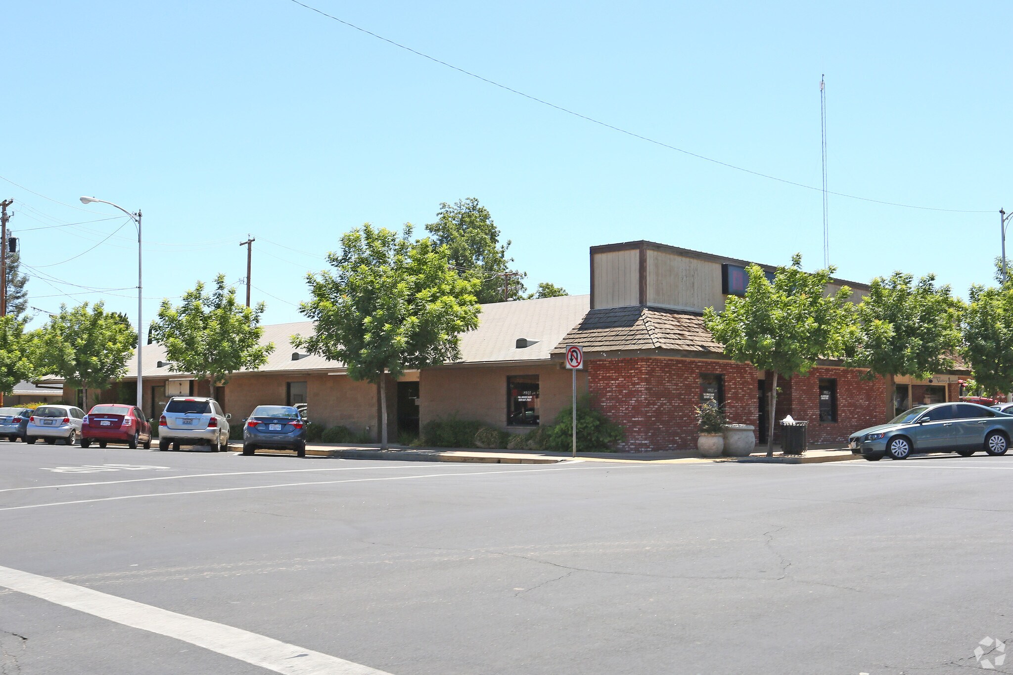 1202 G St, Reedley, CA à louer Photo principale- Image 1 de 8