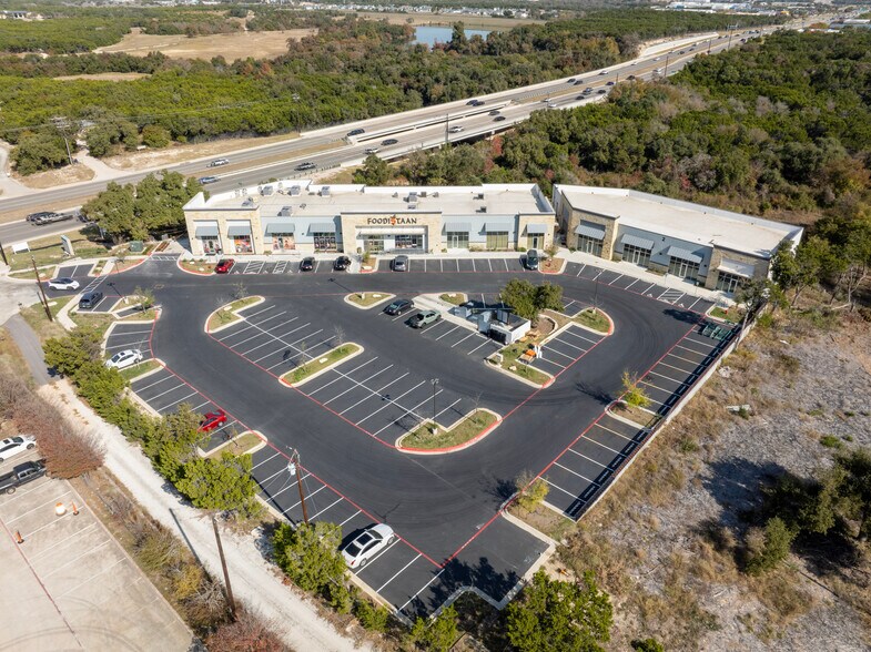 2200 E Whitestone Blvd, Cedar Park, TX à louer - Photo du bâtiment - Image 2 de 7