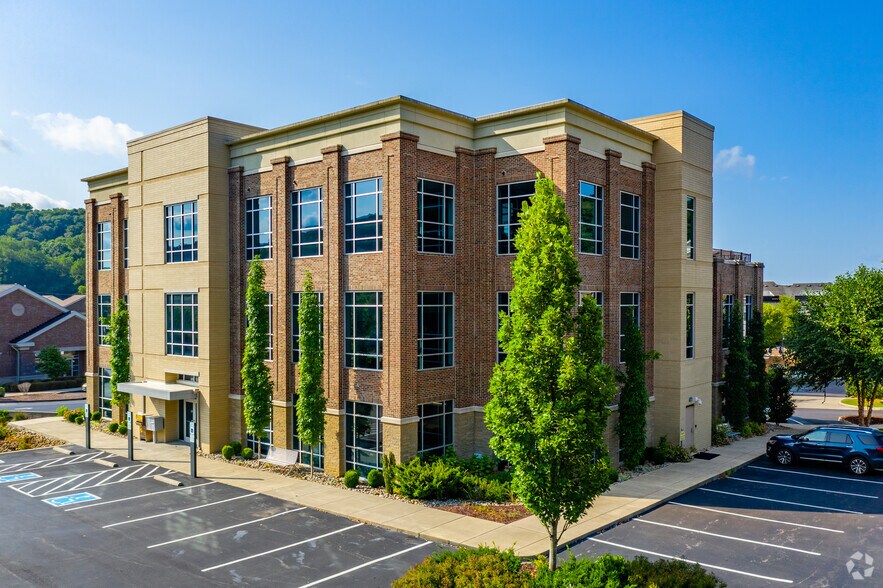 1431 Perrone Way, Franklin, TN à louer - Photo du bâtiment - Image 2 de 8