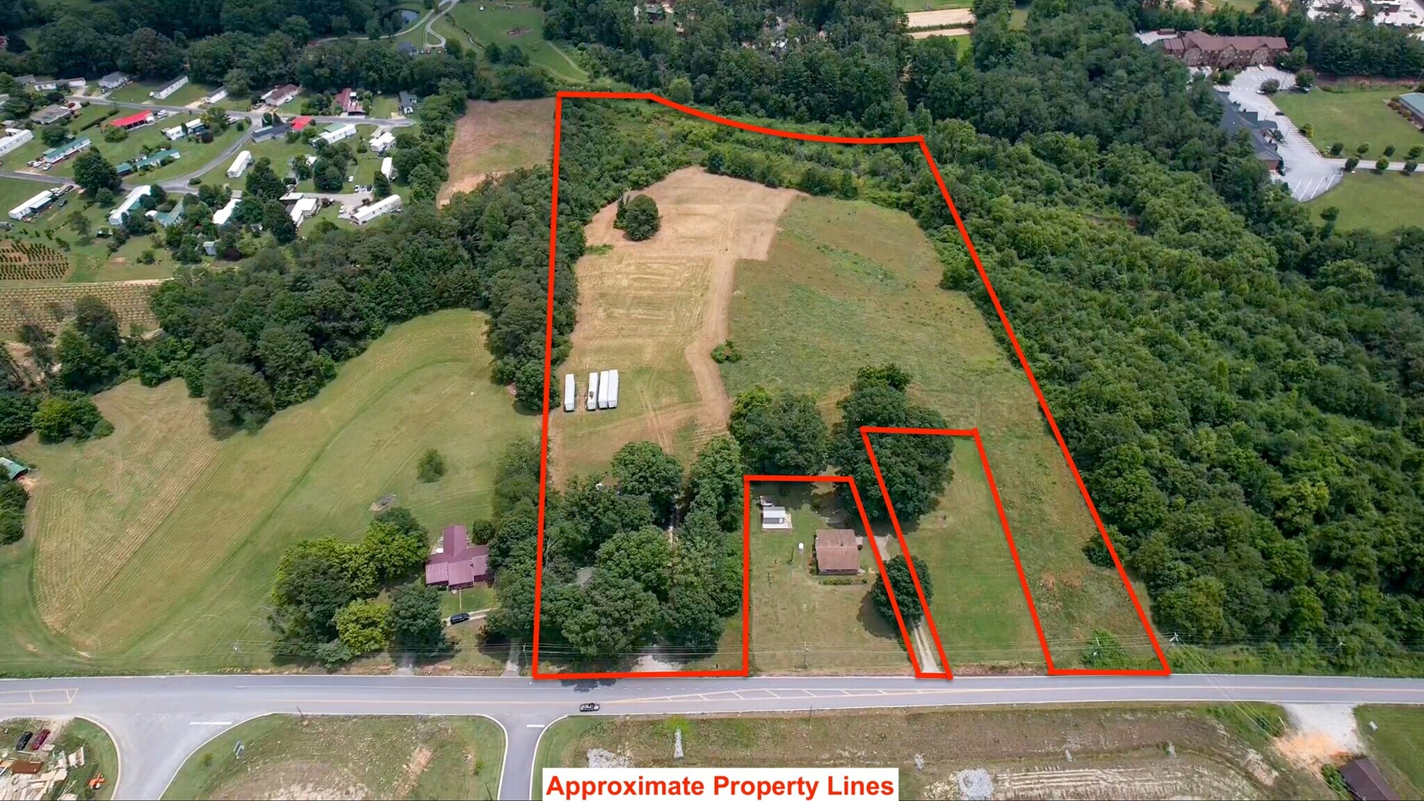 412 McMurray Rd, Flat Rock, NC à vendre Photo du bâtiment- Image 1 de 14