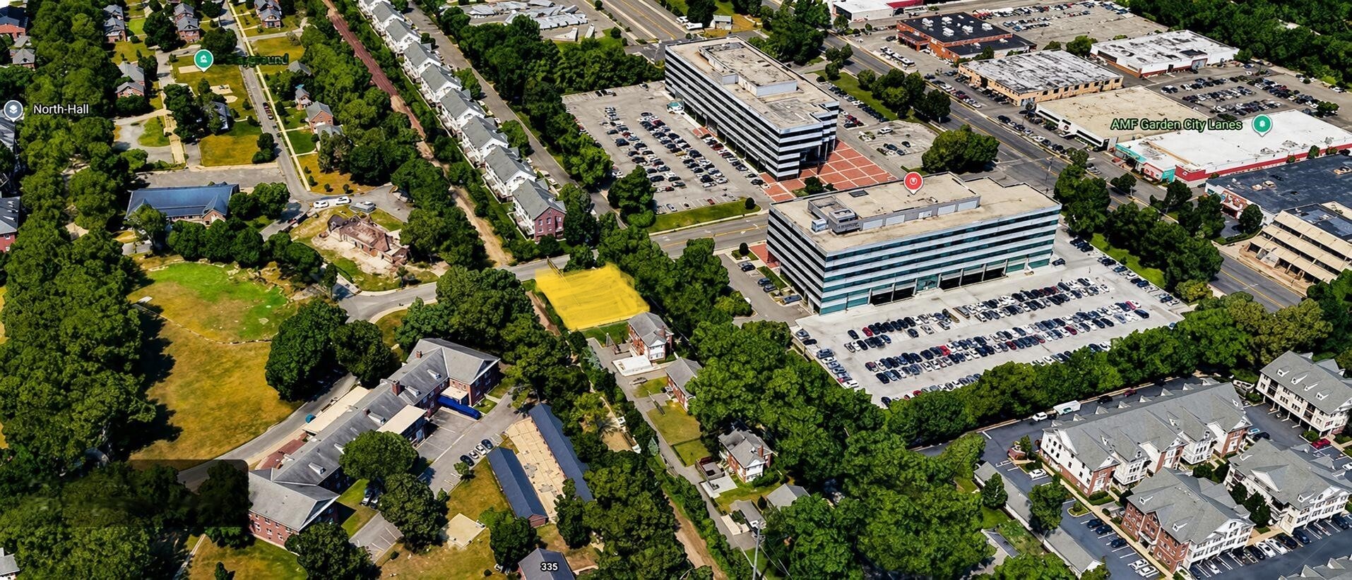 Ellington Avenue West Ave, Garden City, NY à vendre Photo principale- Image 1 de 3