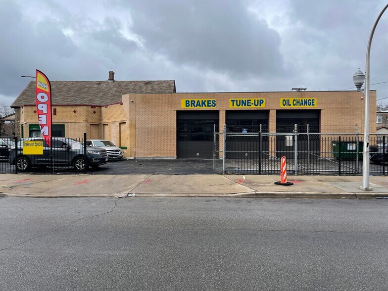 3800 W Division St, Chicago, IL à vendre - Photo du bâtiment - Image 2 de 19