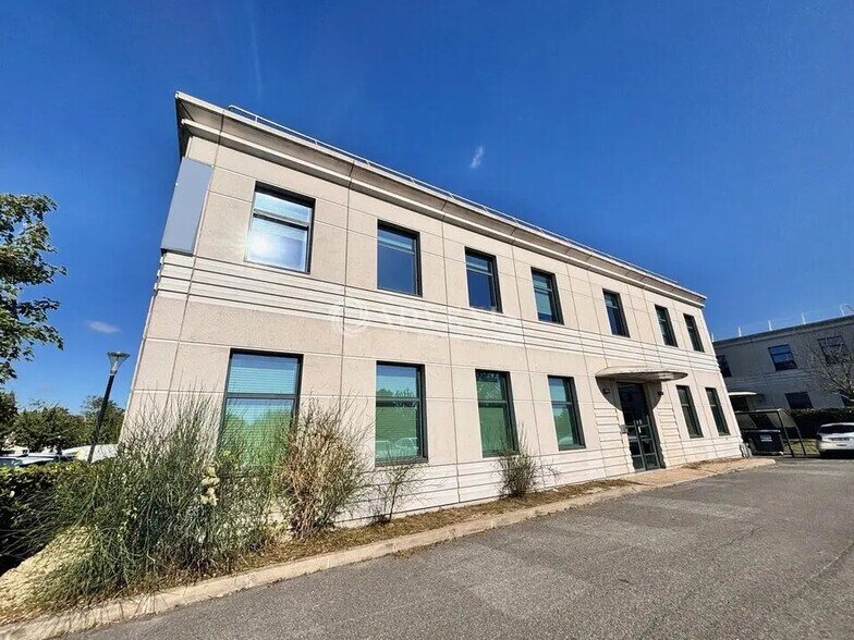 Bureau dans Créteil à louer - Photo du bâtiment - Image 1 de 11