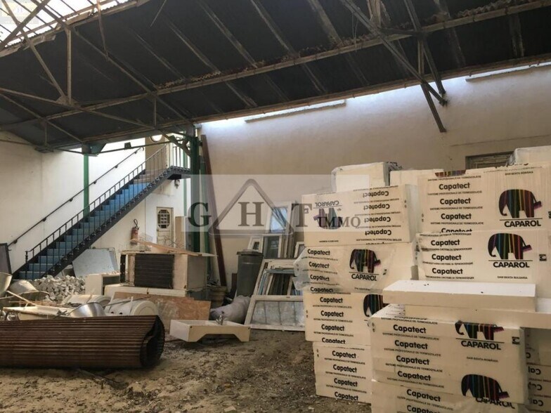 Industrial in Saint-Maurice for sale - Interior Photo - Image 2 of 11