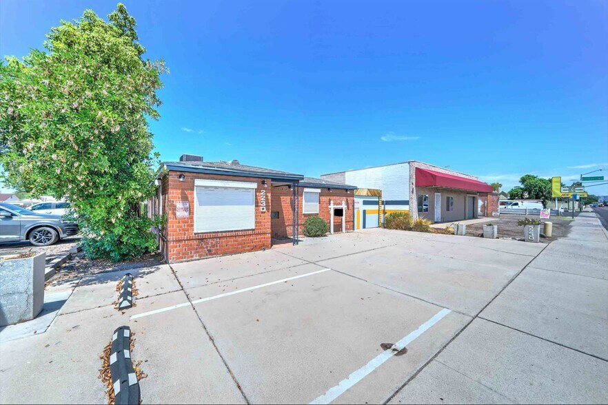 2230 N 24th St, Phoenix, AZ à louer - Photo du bâtiment - Image 3 de 34