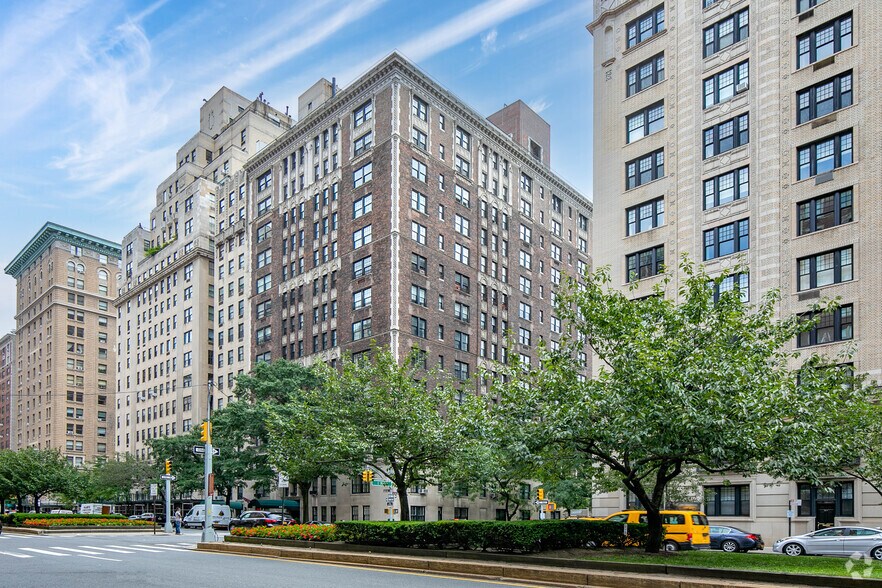 885 Park Ave, New York, NY à louer - Photo du bâtiment - Image 3 de 16