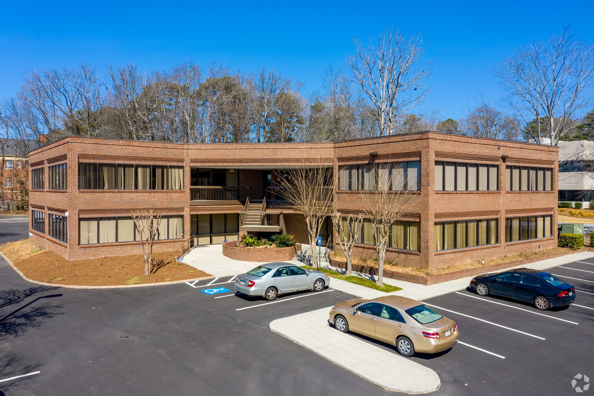 2060 E Exchange Pl, Tucker, GA à louer Photo principale- Image 1 de 8