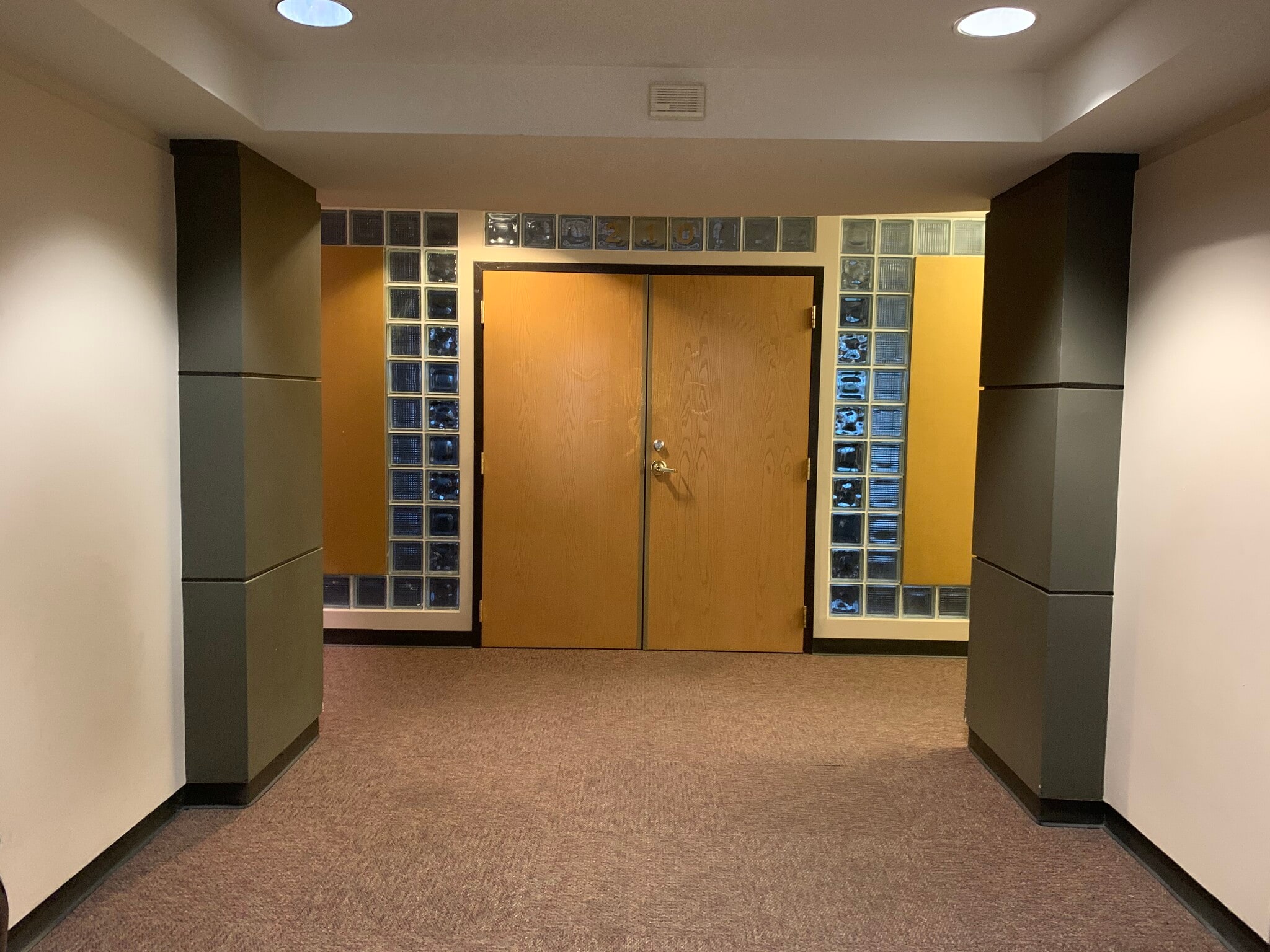 675 Old Ballas Rd, Creve Coeur, MO à louer Photo du bâtiment- Image 1 de 18