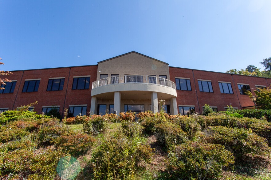 14 One Center Ct, Franklin, NC à vendre - Photo du bâtiment - Image 3 de 24