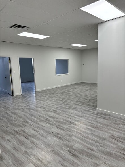 225 County Road 522, Manalapan Township, NJ for lease - Building Photo - Image 1 of 6