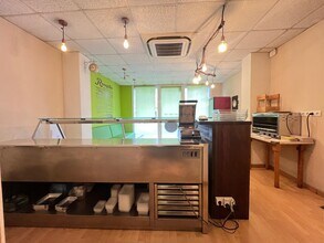 Commerce de détail dans Igualada, Barcelona à louer Photo intérieure- Image 2 de 12