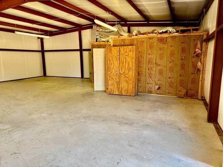 11412 County 490 rd, Tyler, TX for lease - Building Photo - Image 3 of 8