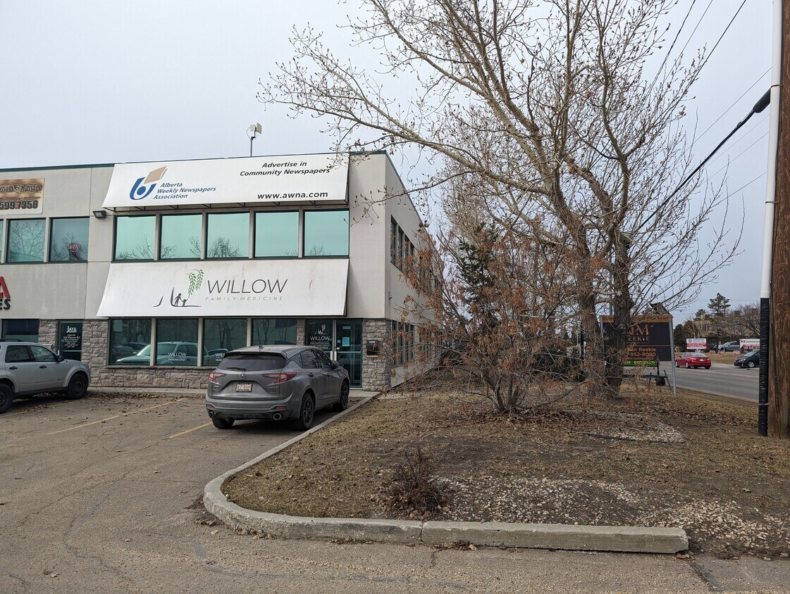 3204-3224 Parsons Rd NW, Edmonton, AB T6N 1B3 - Unité 200 - - Photo intérieure - Image 1 of 2