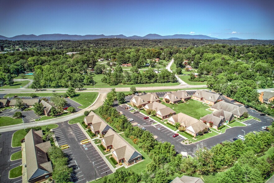 663 Emory Valley Rd, Oak Ridge, TN à louer - Aérien - Image 1 de 17