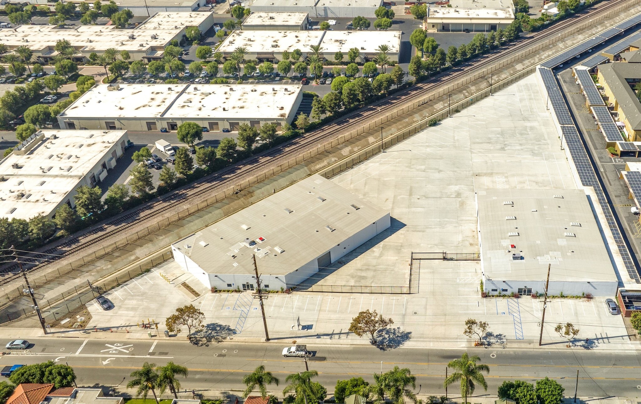 922-926 S Lyon St, Santa Ana, CA for lease Building Photo- Image 1 of 13