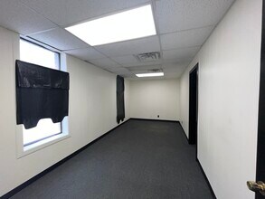 10646 Gulfdale St, San Antonio, TX for lease Interior Photo- Image 2 of 7