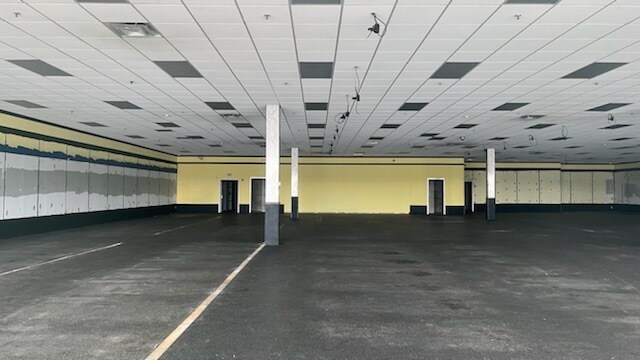 5701-5755 Sunrise Hwy, Holbrook, NY for lease Interior Photo- Image 1 of 2