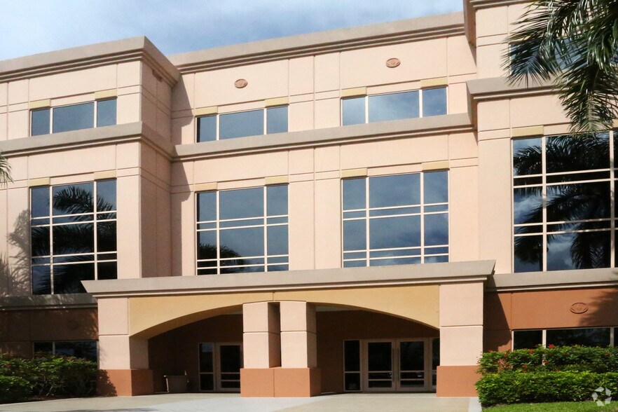 1560 Sawgrass Corporate Pkwy, Sunrise, FL à louer - Photo du bâtiment - Image 3 de 18