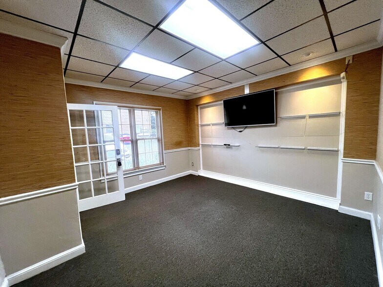 215 E Virginia St, Tallahassee, FL à vendre - Photo intérieure - Image 3 de 5