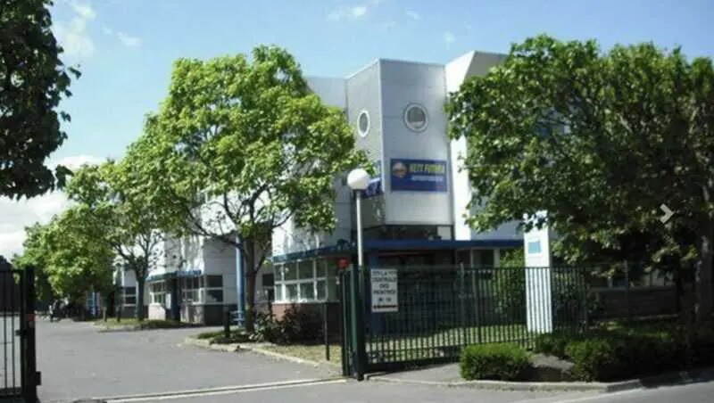 Bureau dans Bondy à louer - Photo du bâtiment - Image 2 de 2