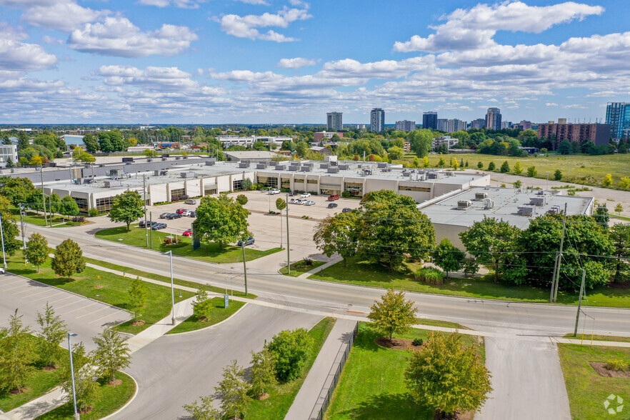 440 Phillip St, Waterloo, ON à louer - Photo du bâtiment - Image 2 de 4