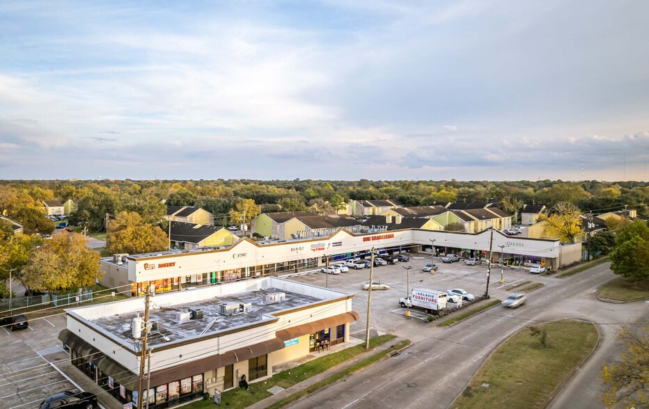 9601-9661 S Gessner Dr, Houston, TX à louer - Photo du bâtiment - Image 1 de 1