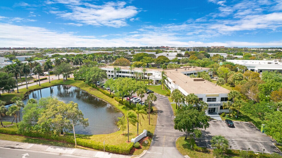 555 S Andrews Ave, Pompano Beach, FL à louer - Photo du bâtiment - Image 3 de 15