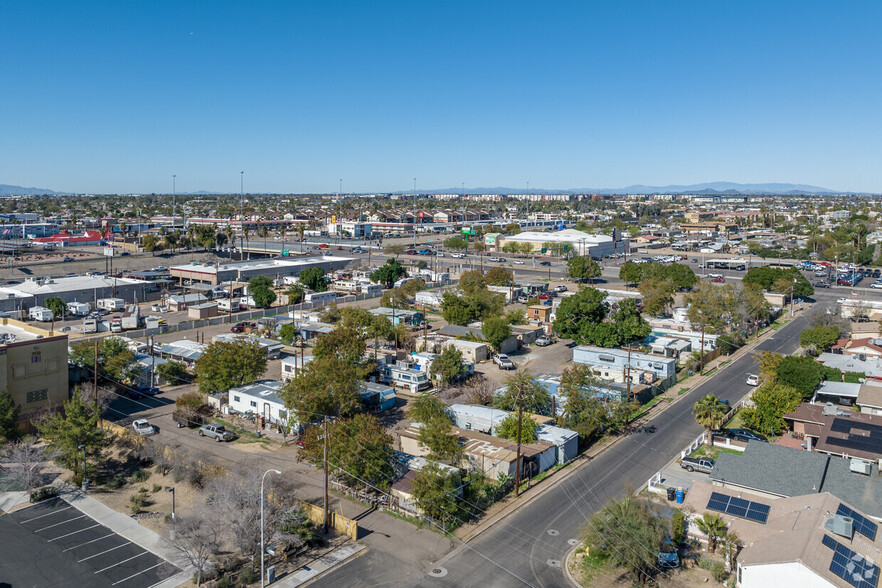 2401 W Indian School Rd, Phoenix, AZ à vendre - Photo principale - Image 1 de 1