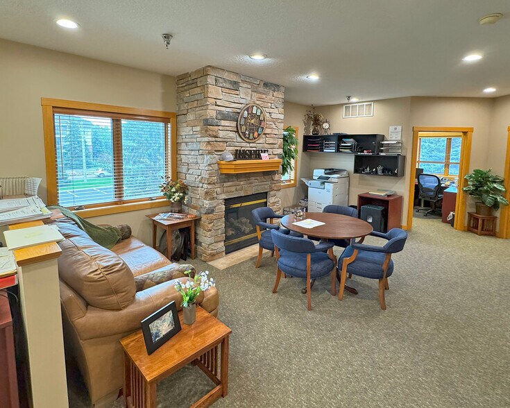 2097 County Road D E, Maplewood, MN for lease - Building Photo - Image 3 of 10