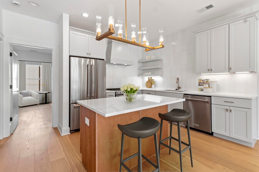 824 Watts Ln, Nashville, TN à vendre - Photo du bâtiment - Image 2 de 52