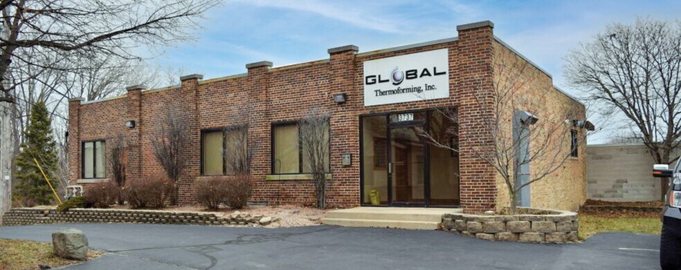 3737 Douglas Ave, Racine, WI à louer - Photo du bâtiment - Image 1 de 22