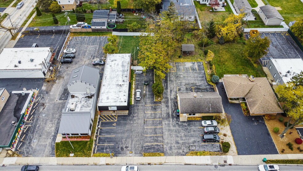 613-619 S Main Street portefeuille de 2 propriétés à vendre sur LoopNet.ca - Photo du bâtiment - Image 3 de 11