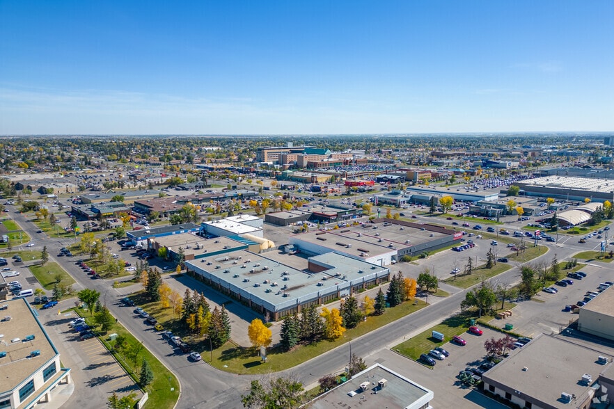 3033 34th Ave NE, Calgary, AB à louer - Aérien - Image 3 de 6