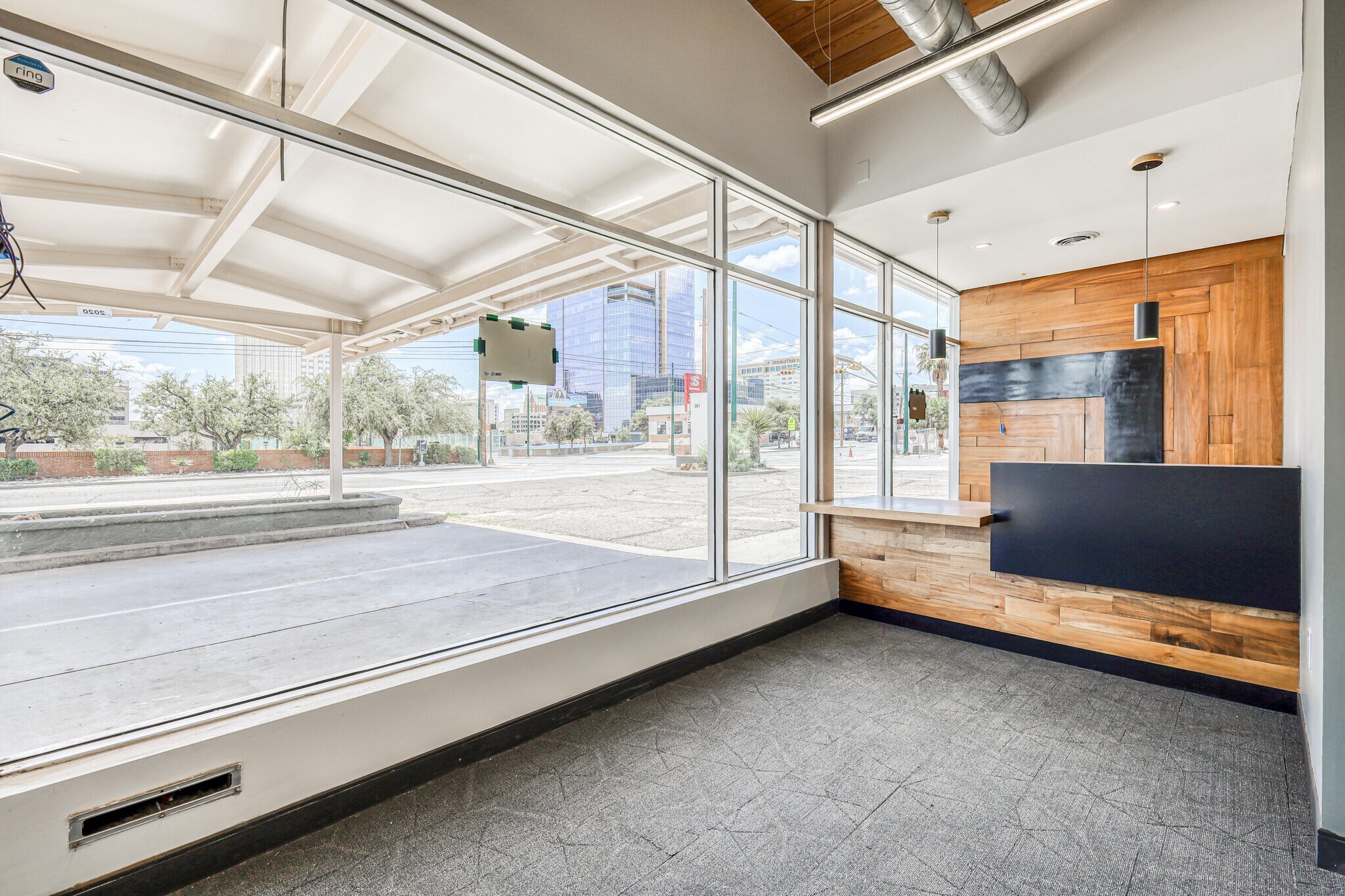 301 E Yandell Dr, El Paso, TX for lease Building Photo- Image 1 of 13