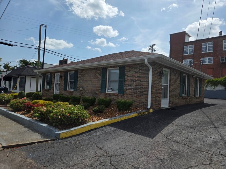 515 Willow St, Springfield, TN for lease - Building Photo - Image 2 of 5