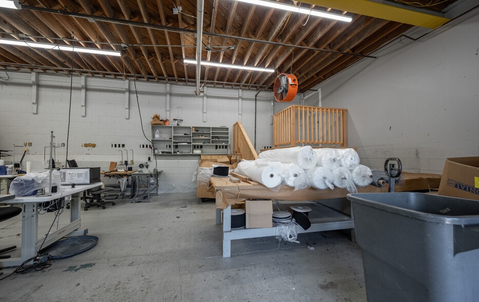 410 E Main St, Haw River, NC for sale - Interior Photo - Image 2 of 33