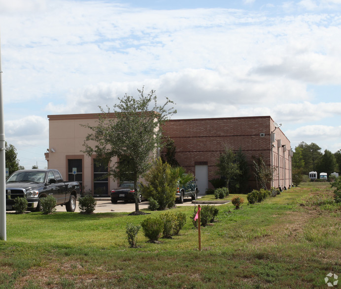 355 School St, Tomball, TX à louer - Photo du bâtiment - Image 2 de 7