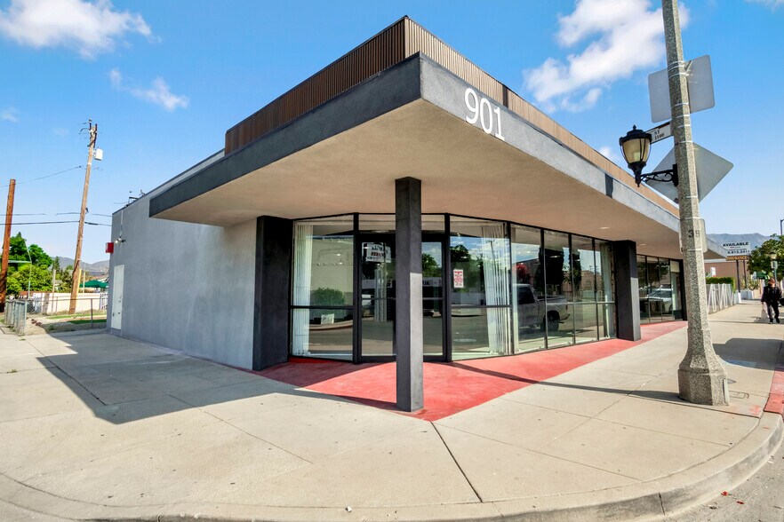 901 N Maclay Ave, San Fernando, CA à louer - Photo du bâtiment - Image 2 de 57