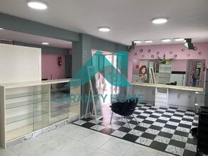 Retail in Cáceres, Cáceres for lease Interior Photo- Image 2 of 6