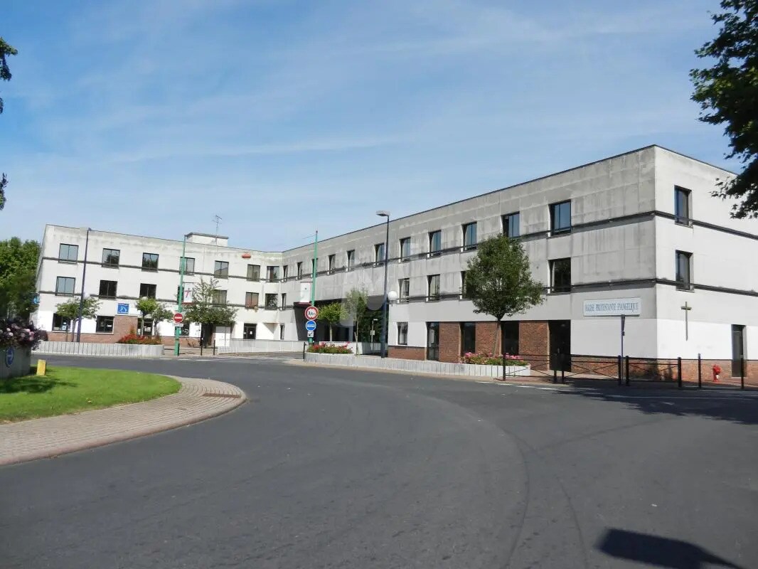 Office in Évry-Courcouronnes for sale Building Photo- Image 1 of 13