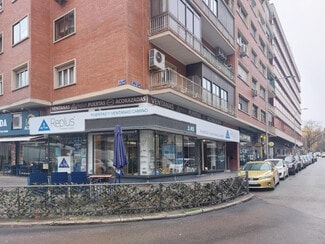 Plus de détails pour Multi-résidentiel à vendre