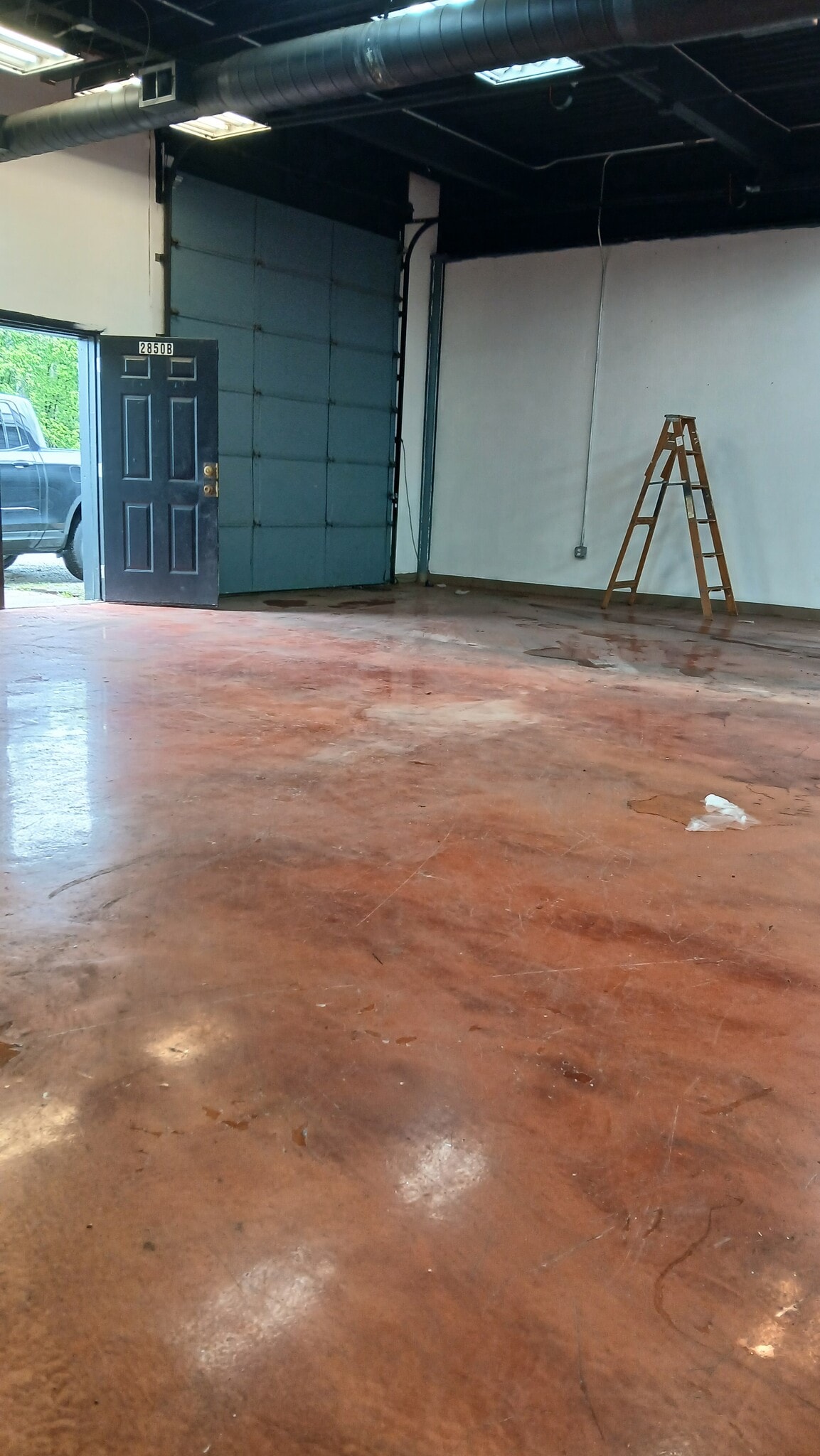 2850 E 40 Hwy, Blue Springs, MO for lease Interior Photo- Image 1 of 7