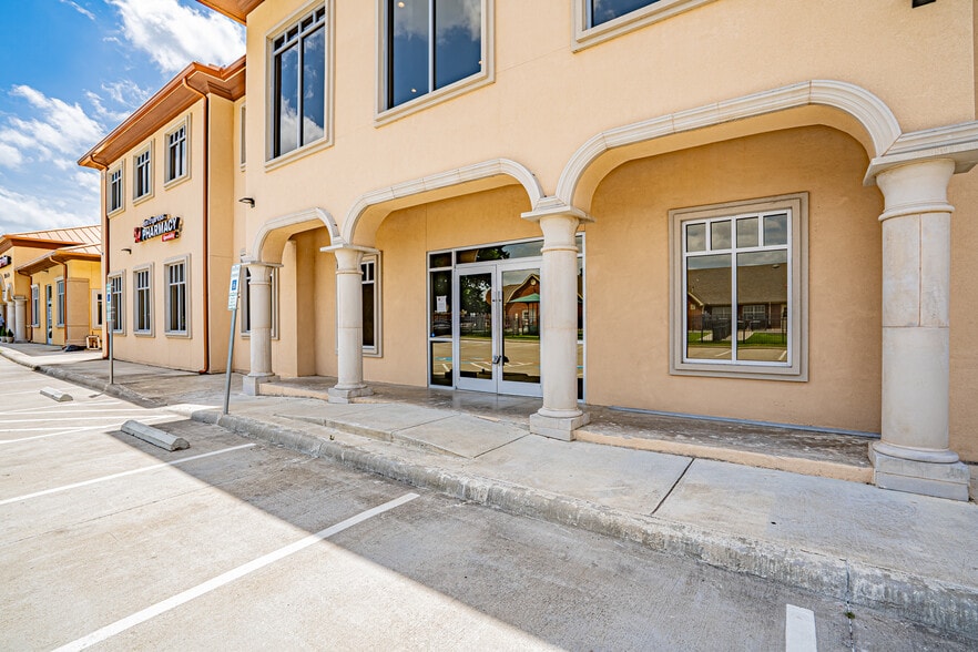 6517 Chase Oaks Blvd, Plano, TX for sale - Building Photo - Image 2 of 11