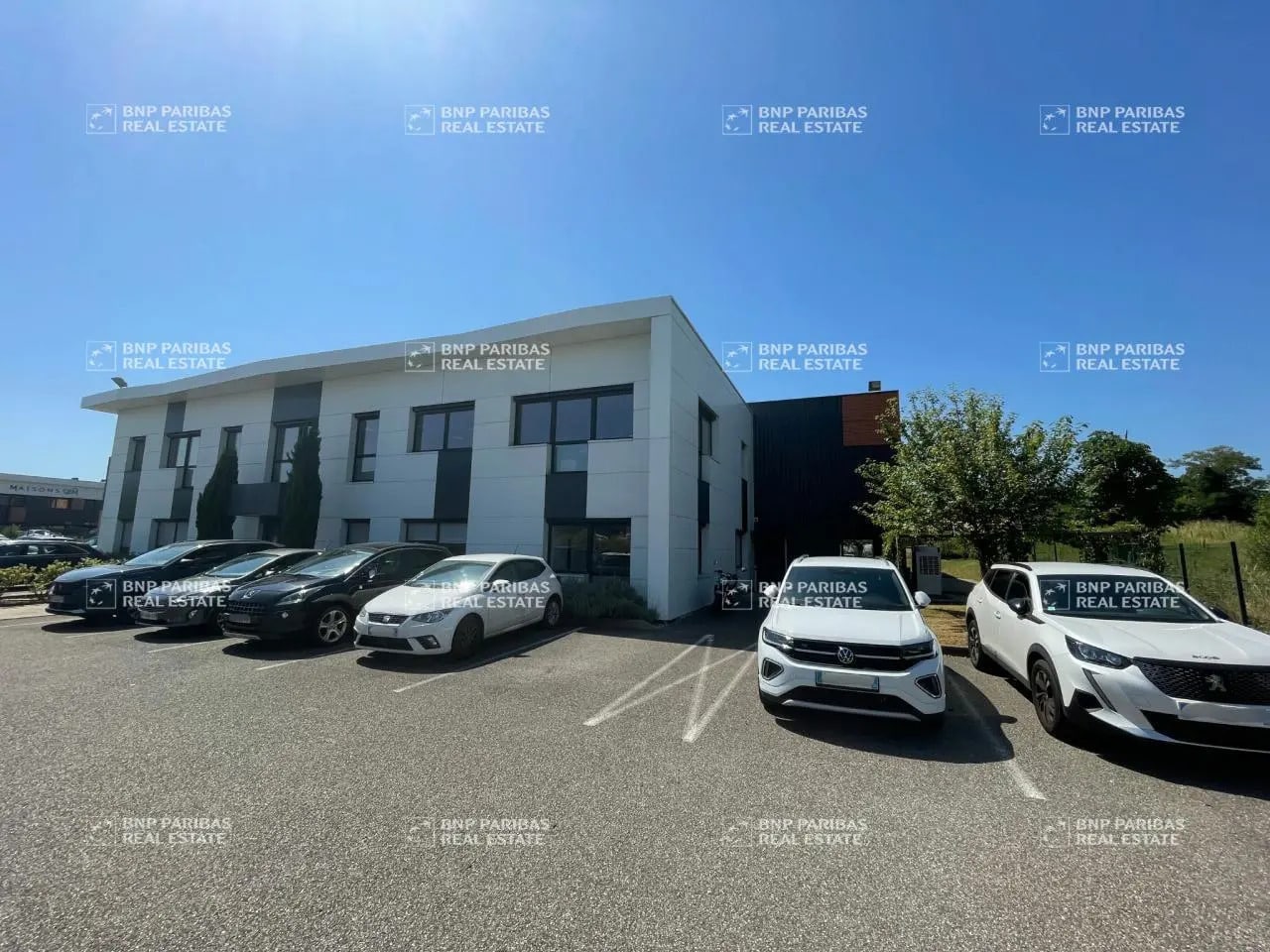 Flex in Saint-Priest for sale Building Photo- Image 1 of 11