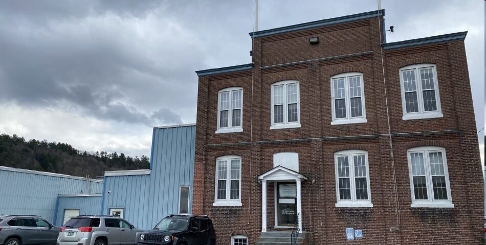 7 Everett Ln, Windsor, VT à vendre - Photo du bâtiment - Image 2 de 8