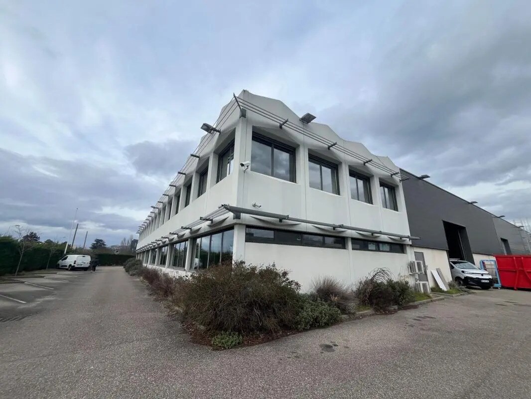 Flex dans Dardilly à louer Photo du bâtiment- Image 1 de 13