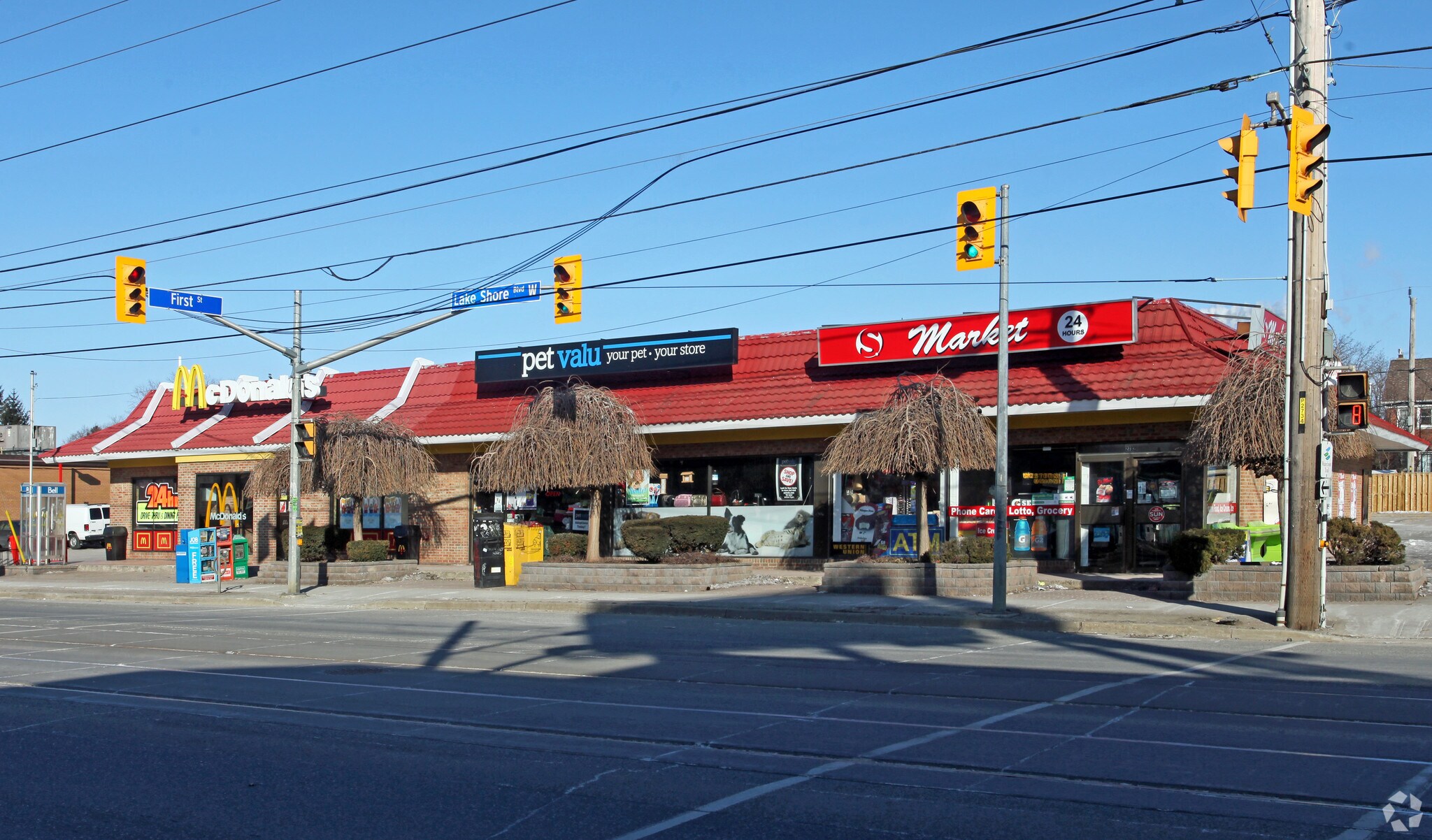 2732 Lake Shore Blvd W, Toronto, ON for sale Primary Photo- Image 1 of 1