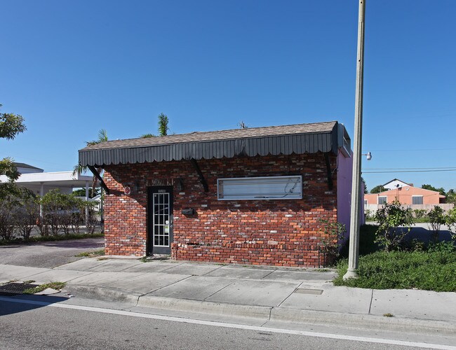 Plus de détails pour 2211 N Dixie Hwy, Lake Worth, FL - Commerce de détail à louer