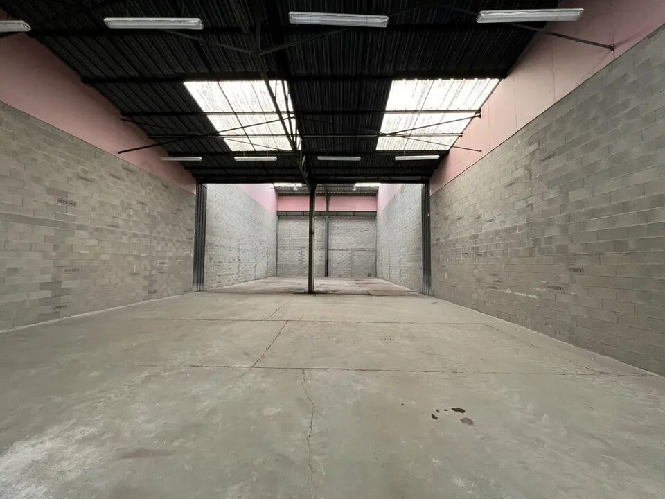 Local d'activités dans Beauvais à vendre Photo intérieure- Image 1 de 2